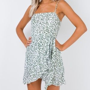 olive garden mini dress white/green